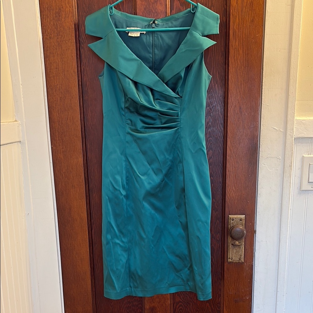 Kay Unger Green Midi Dress